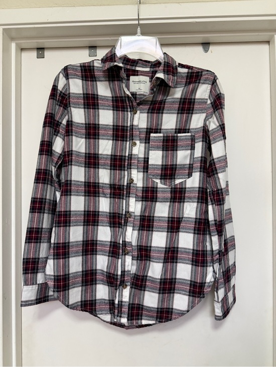 Abercrombie & Fitch Tops - Abercrombie & Fitch Red/White/Black Plaid Flannel Button up Shirt Womens Size XS